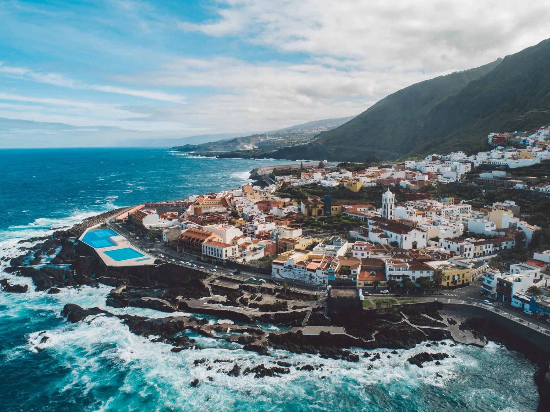 Costa de águas turquesa