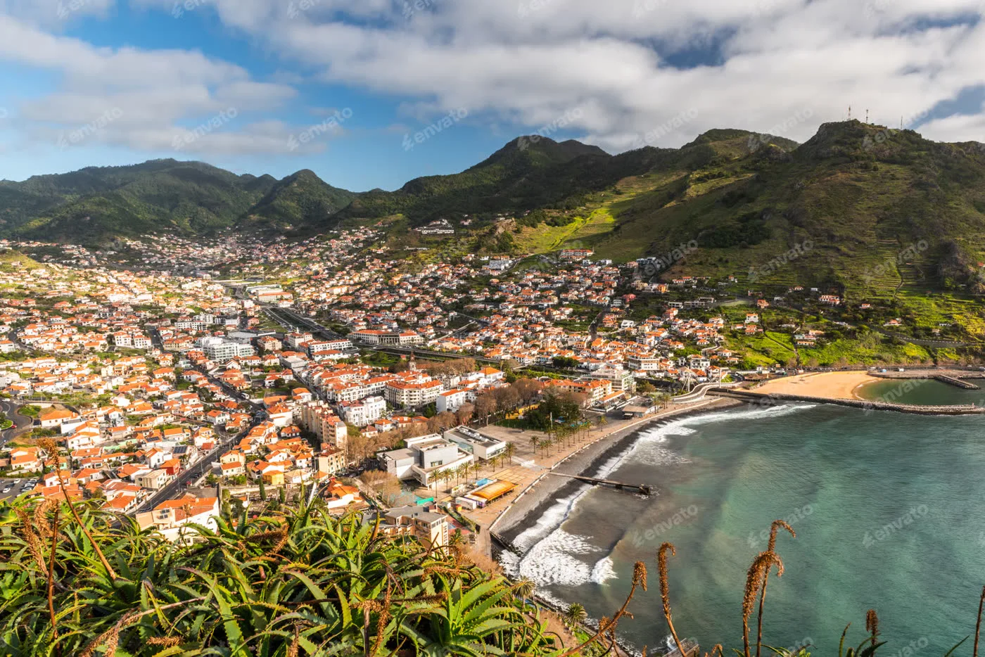 Vale verde de Machico, na costa leste da Madeira