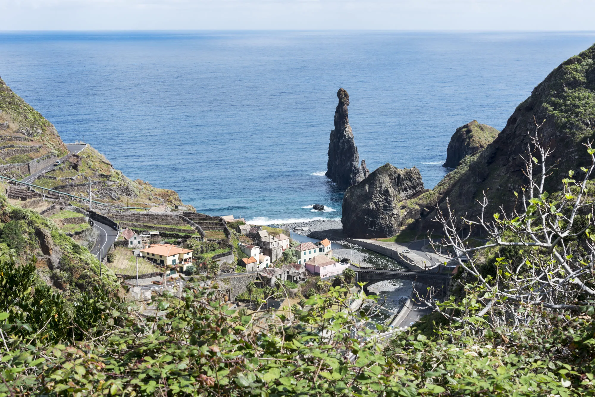 Os Ilhéus da Ribeira da Janela, na costa oeste da Madeira